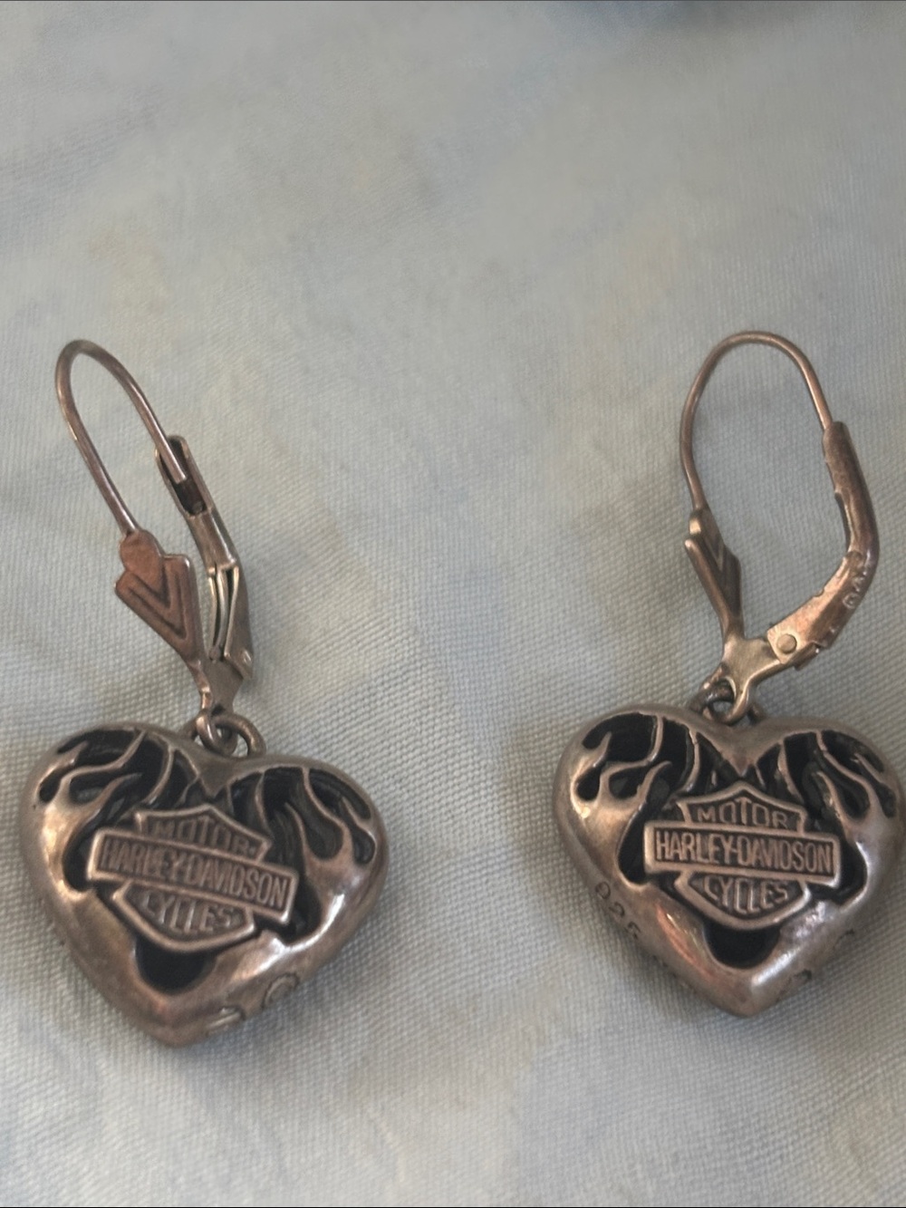 Harley-Davidson Silver Heart Flame Logo Leverback Earrings with Black Detailing - Picture 2 of 4